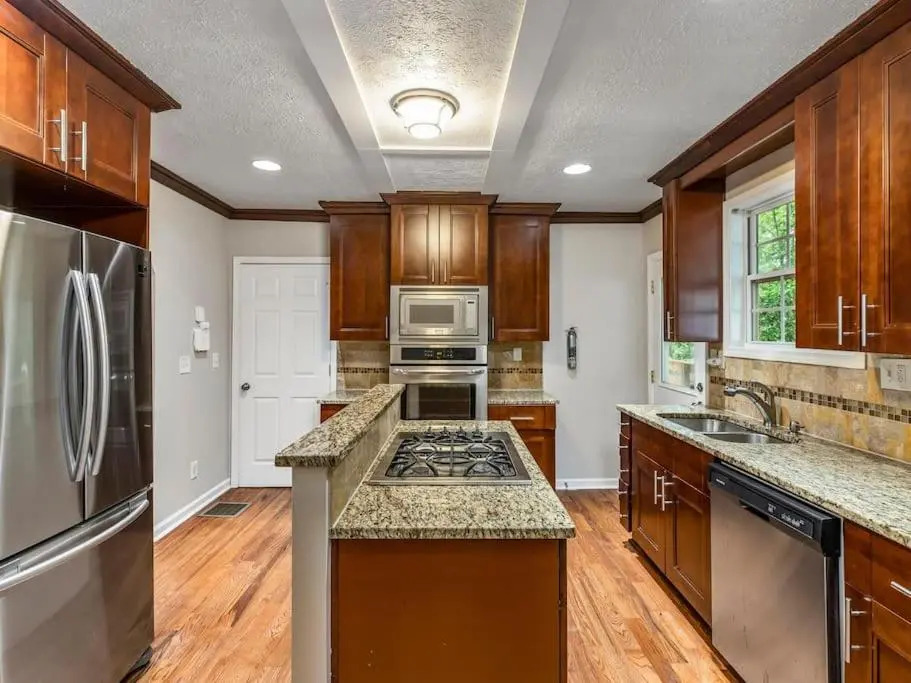 Gorgeous East Village Home Near Downtown Sleeps 12 5 bedrooms Coffee BBQ AC Parking