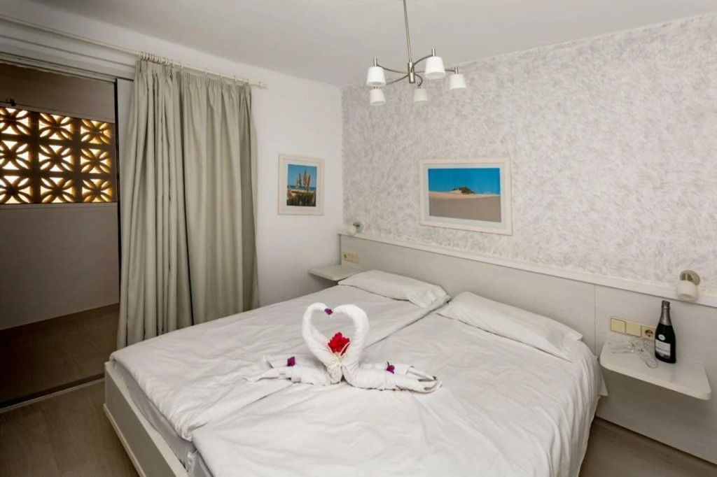 R2 Maryvent Beach Apartaments