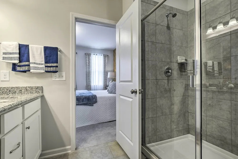 Sleek Durham Townhome Near Dtwn w/ Balcony!