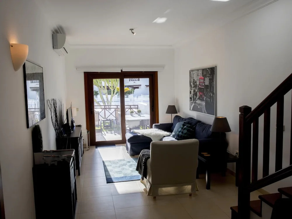 Lavish Holiday Home in Playa Blanca with Pool