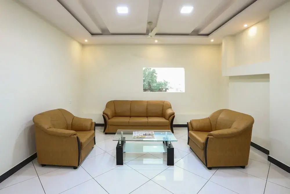 OYO 17421 Suvarna Suites