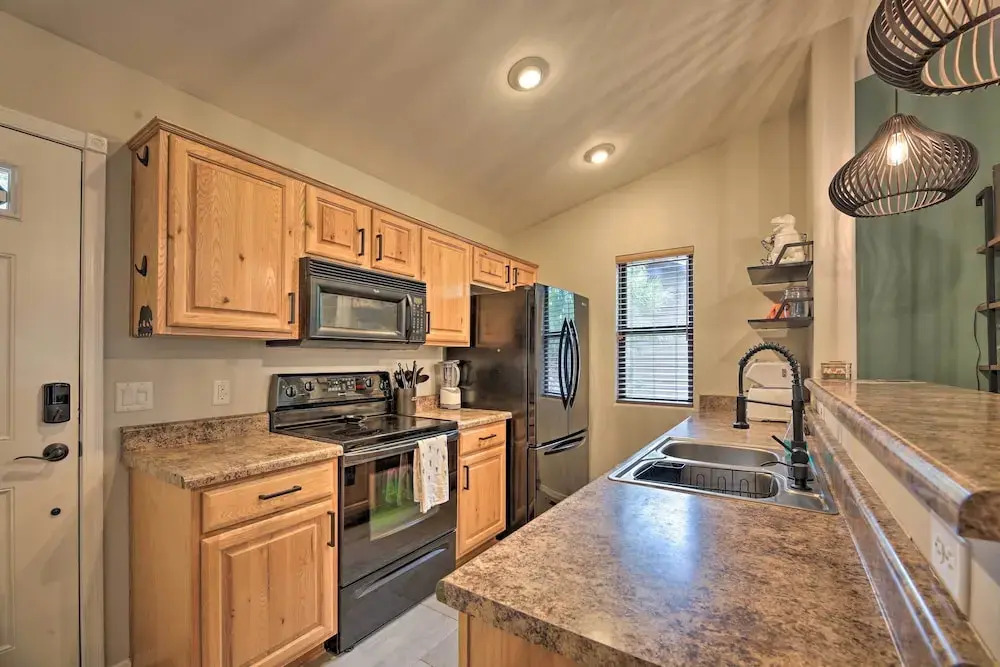 Trail Access: Pet-Friendly Cabin in Show Low