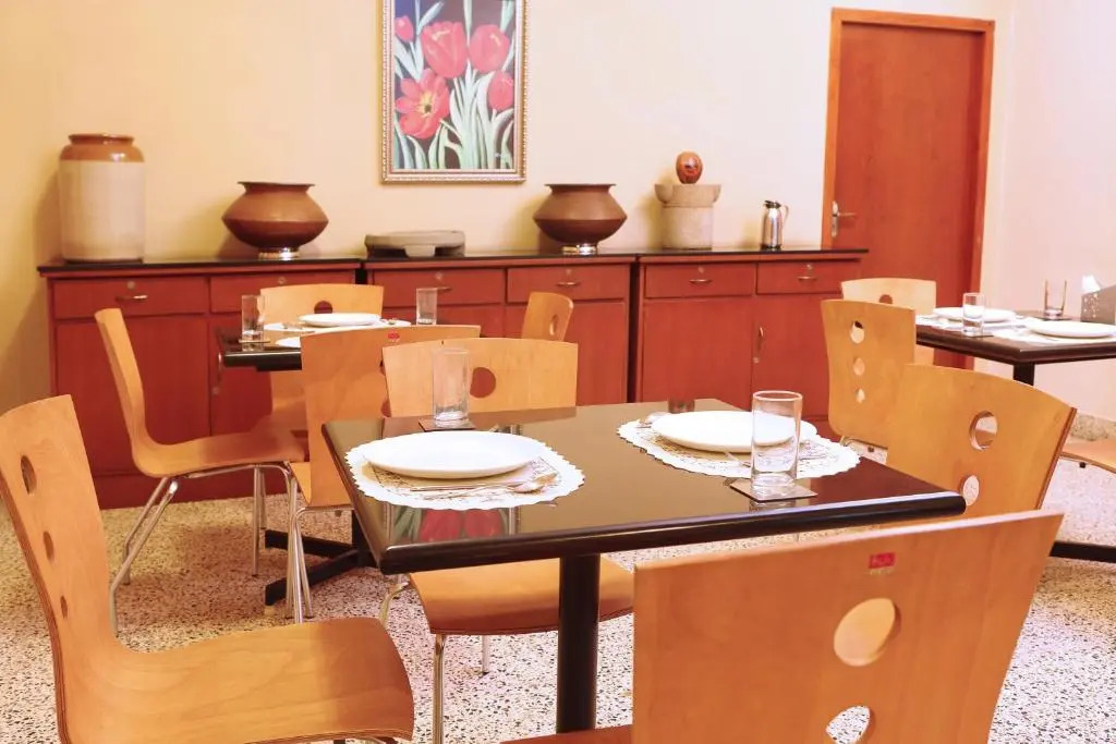 Hanu Reddy Residences Wallace Garden