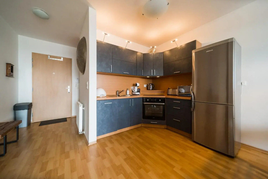 Comfy condo & FREE parking