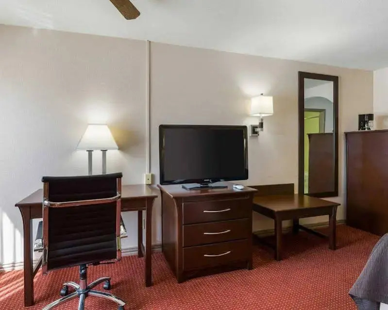 Quality Inn & Suites