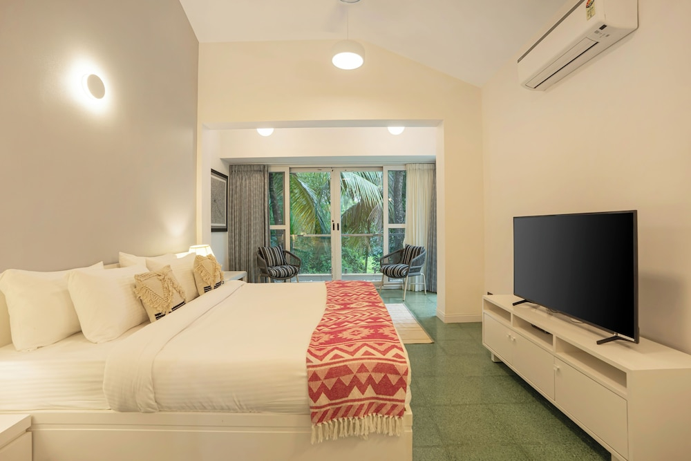 ELIVAAS Casa Del Mar 4BHK Villa & Pool
