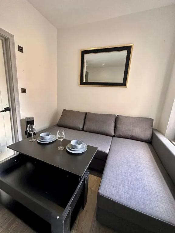 Modern and Spacious Duplex in Earls Court