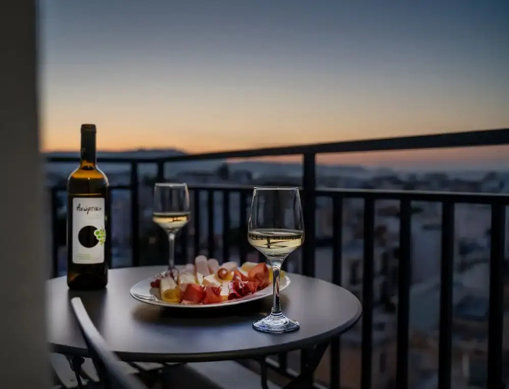 Sunset Luxury Suite