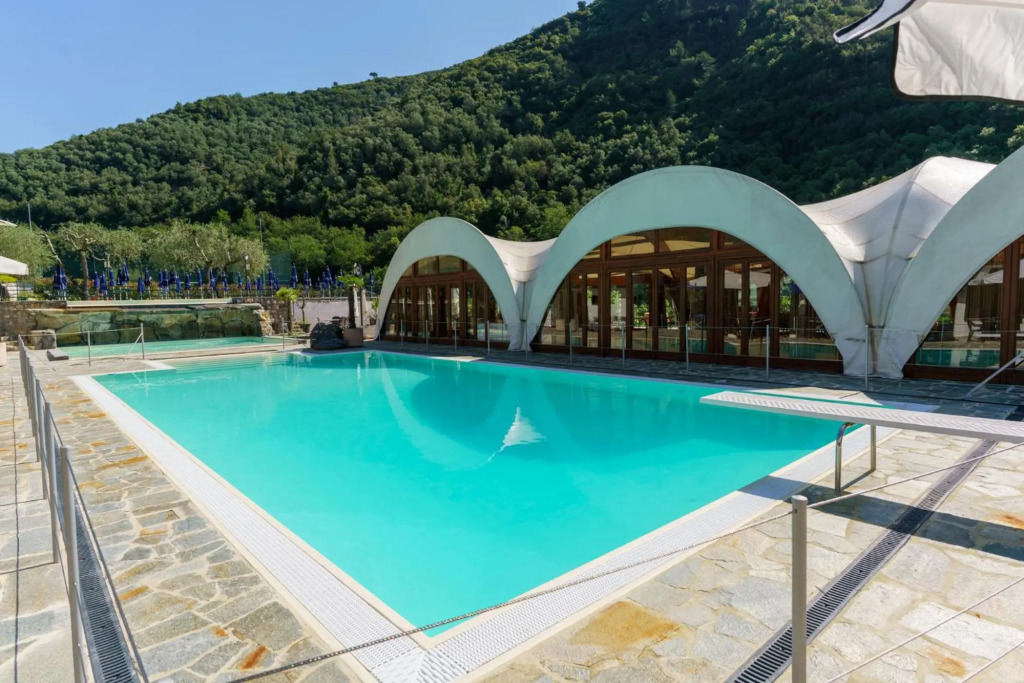 Hotel Lago Bin