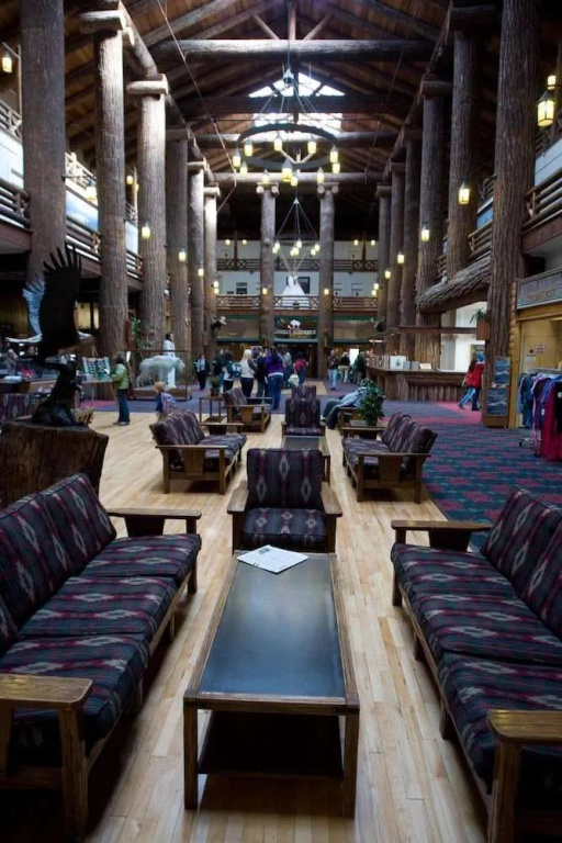 Glacier Park Lodge