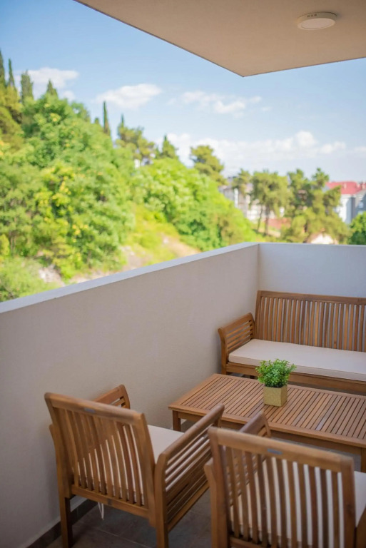 Stylish Two Bedroom Apartment at Ljubovic-Hill Park