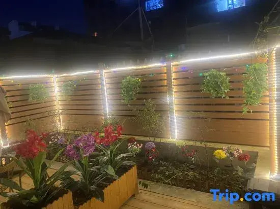 Jinlan YunShe Boutique Inn (Yunding Market Changbai Mountain North Slope Distribution Center)