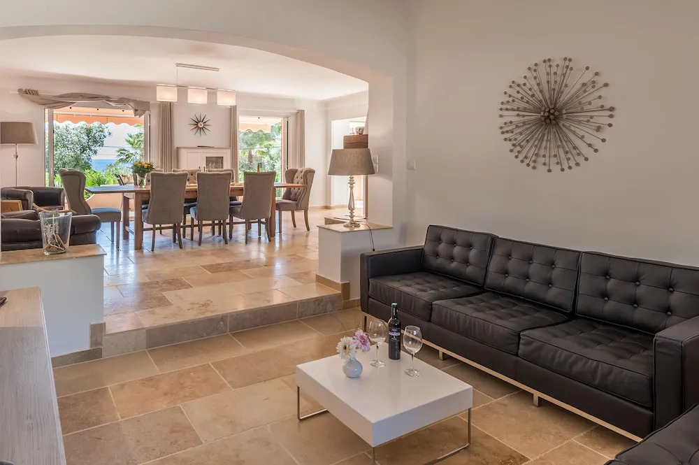 Villa Mistral