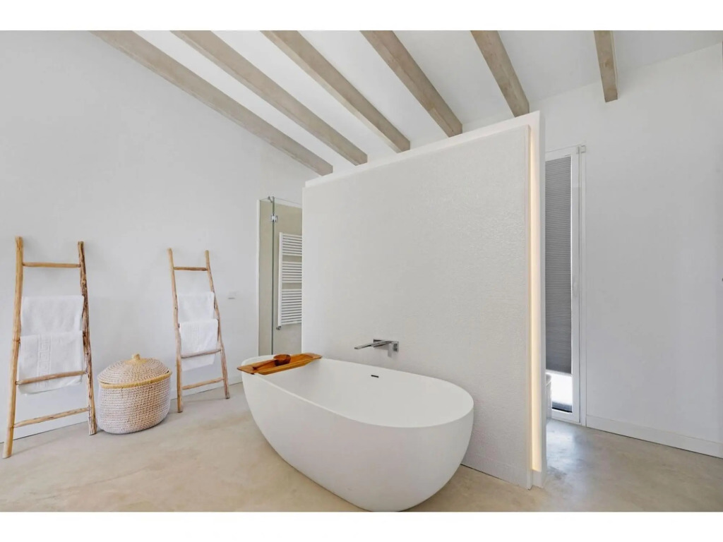 Luxurious country house with pool in Inca for 8 people