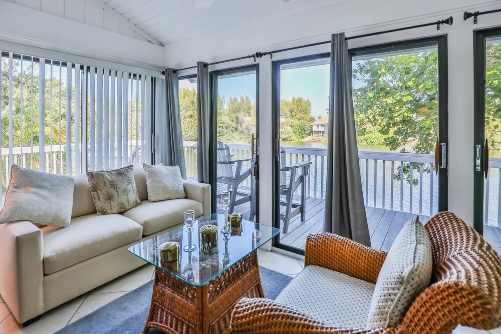 The Lakeside Beach 2 Bedroom Home