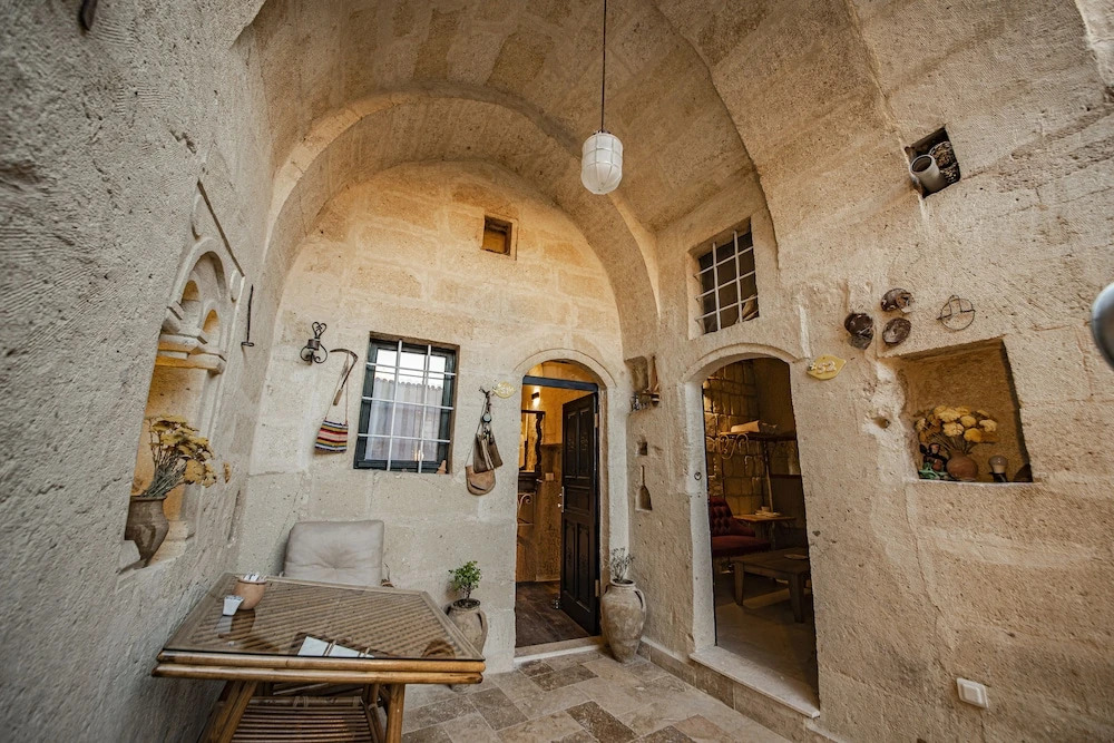 Limon Cave Hotel