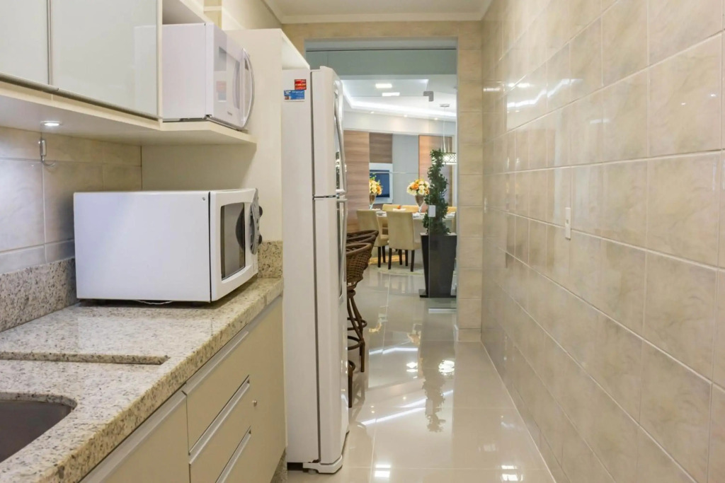 Apartamento em condomínio Pé na Areia em Itapema N1672