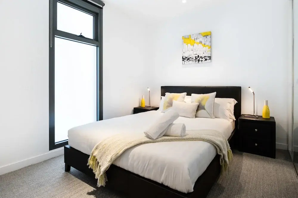 ESTHER, 2BDR South Yarra Apartment