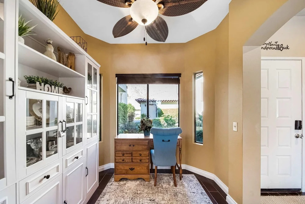 Cozy Lakeside Retreat in PGA West Bbq Scenic Views