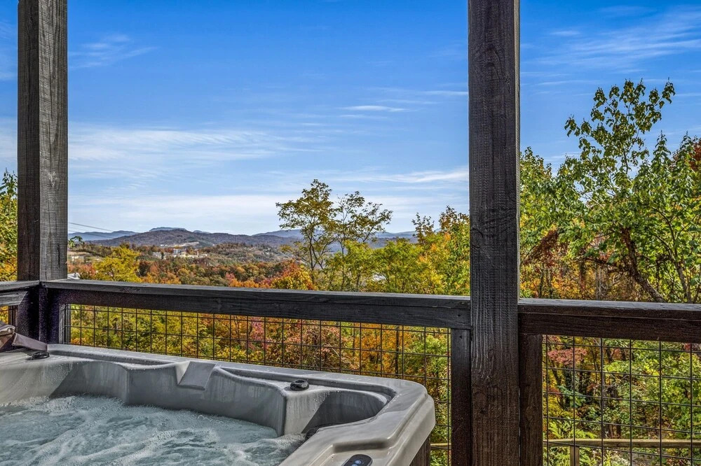 Ski Mountain Swim 3 Bedroom Home by Redawning
