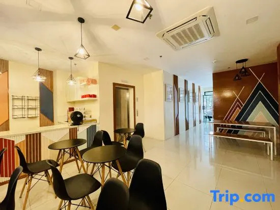 Super OYO 832 The Teepee Place Hostel & Residence Inn