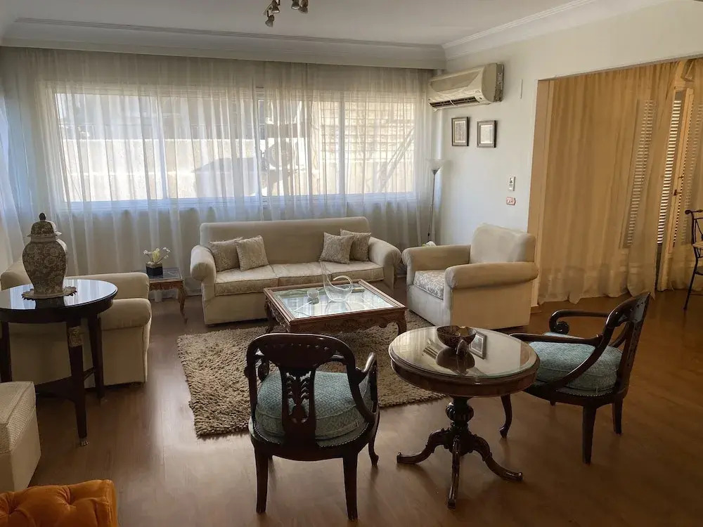 Charming 2-bedrooms Apartment With Side Nile View
