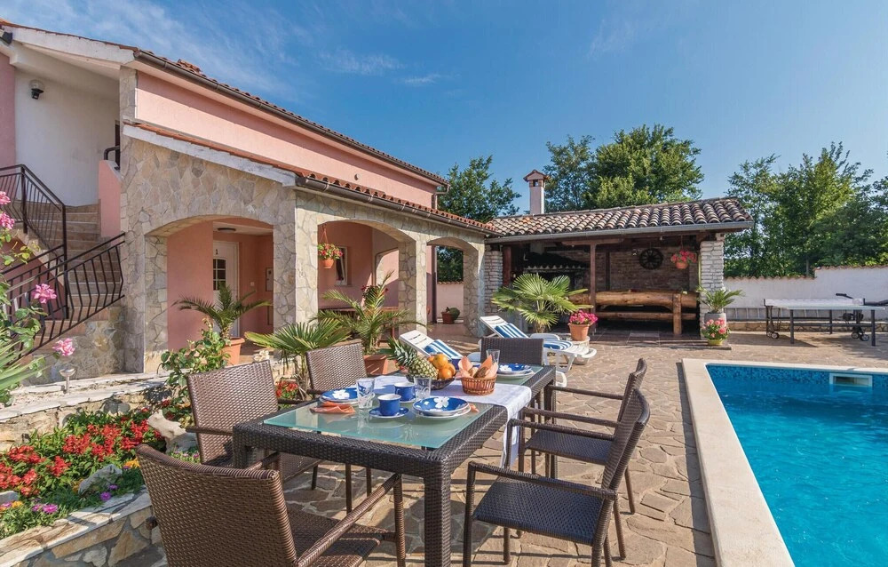 Awesome Home in Labin With Wifi and 4 Bedrooms
