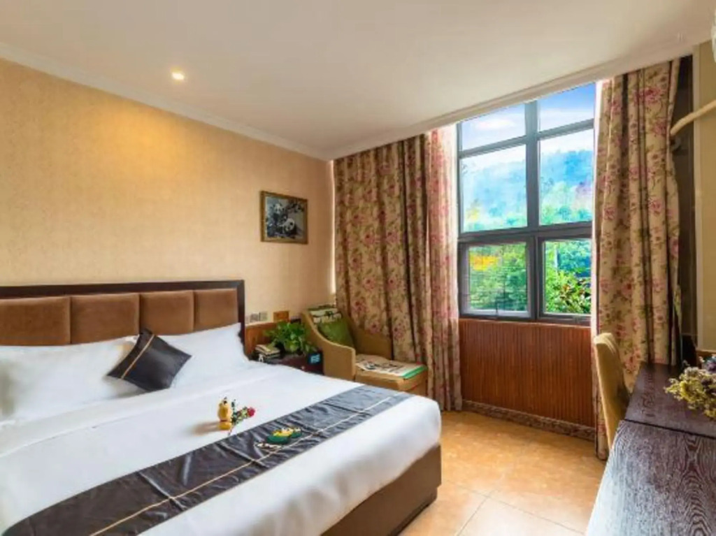 Qingcheng Panda Hotel