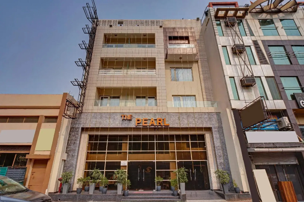 Hotel The Pearl - Newly Renovated in City Centre