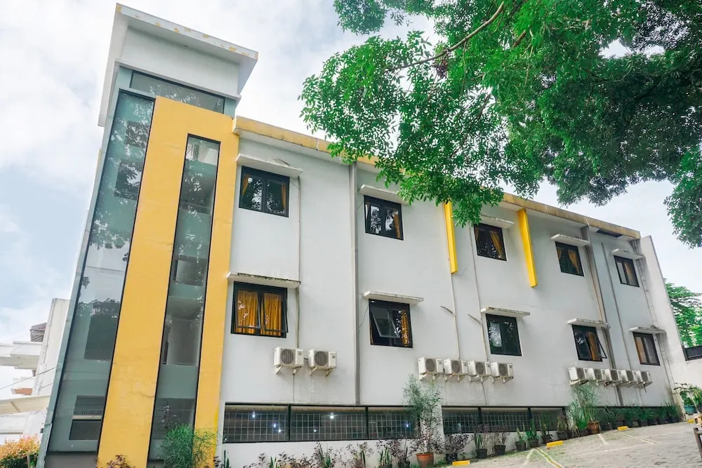 Oyo 2778 Alvin Residence