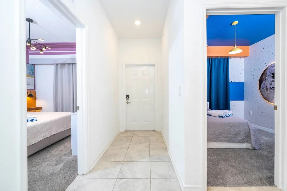 Stylish 2-br Apt Sleeps 7 Near Disney Magic