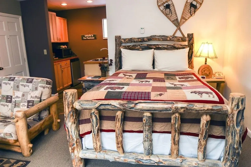 Fawn Valley Inn: 256 1 Bedroom Apts