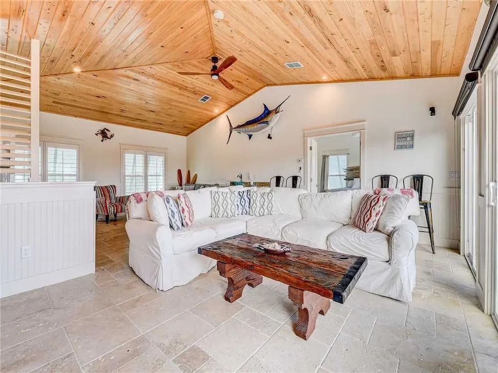 Sea Spray Beach House, 5 Bedrooms, Private Pool, Sleeps 17