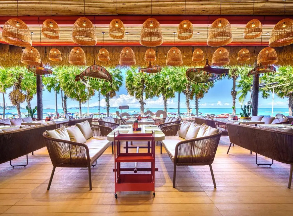 Курортный отель A-One Pattaya Beach Resort