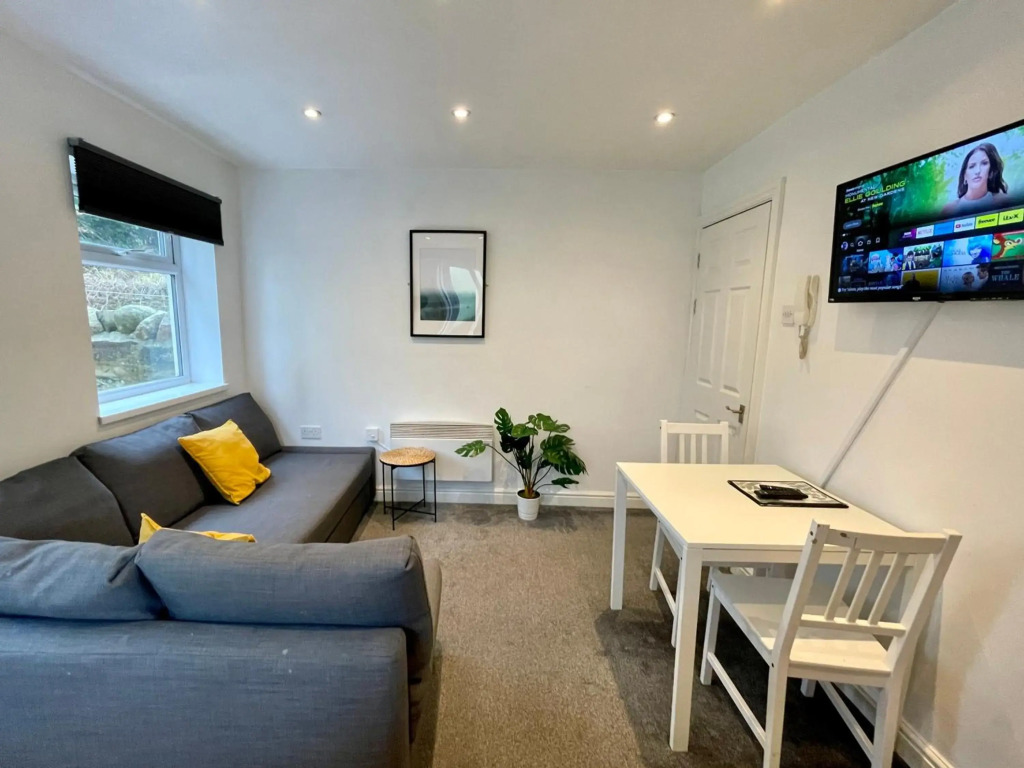 3 Person Apartment in City Centre