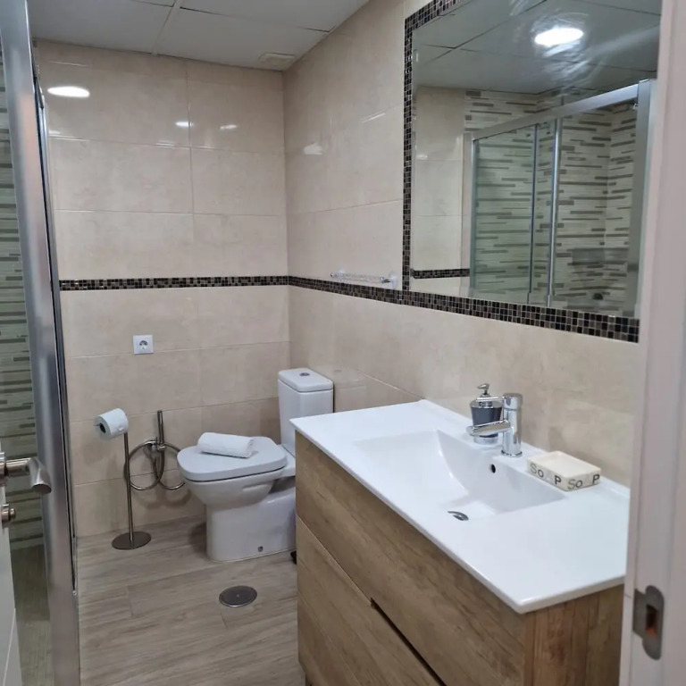 AS EXT Fgrl PYR 712 in Fuengirola