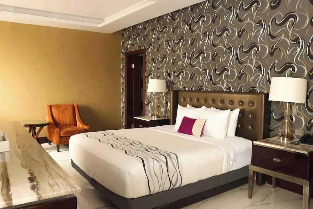 Hotel West Plaza