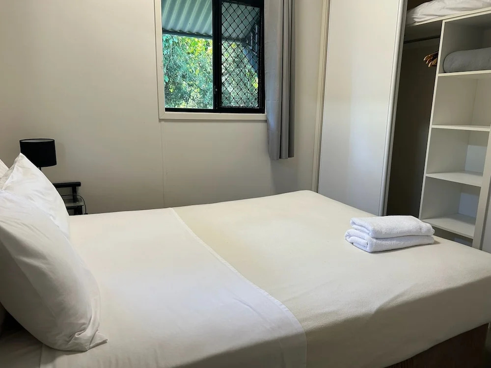 Tropical Hibiscus Caravan Park