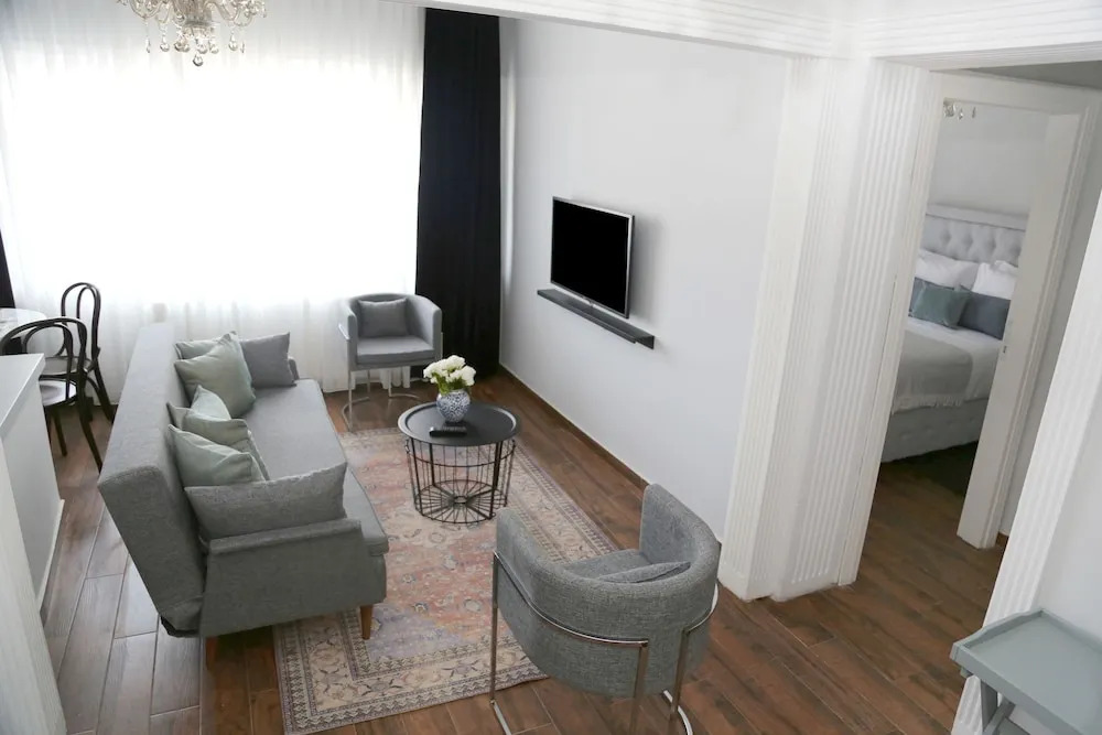 Huma Suites
