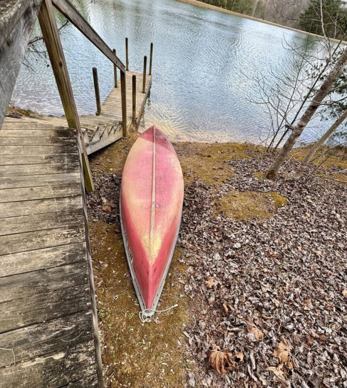 14 Guest, 7 Bed, 4 BR, Lakefront Cabin w/ Hot Tub