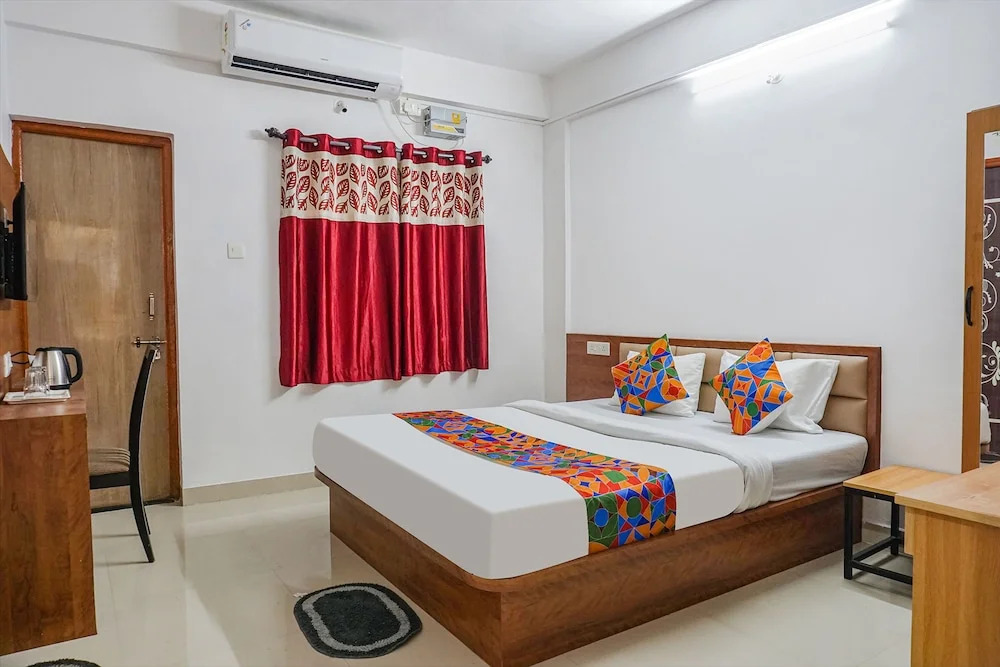 FabHotel Lake View - Chinmaya Vitthal Mandir