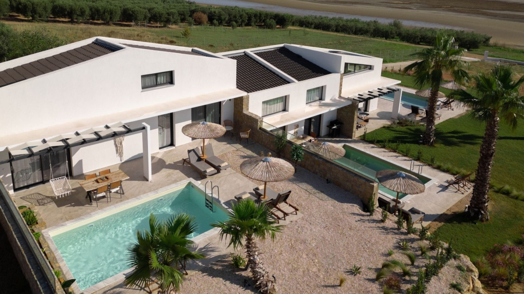 Flamingo View Suites & Villas