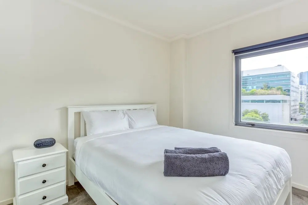 South Melbourne 2 Bed Parking