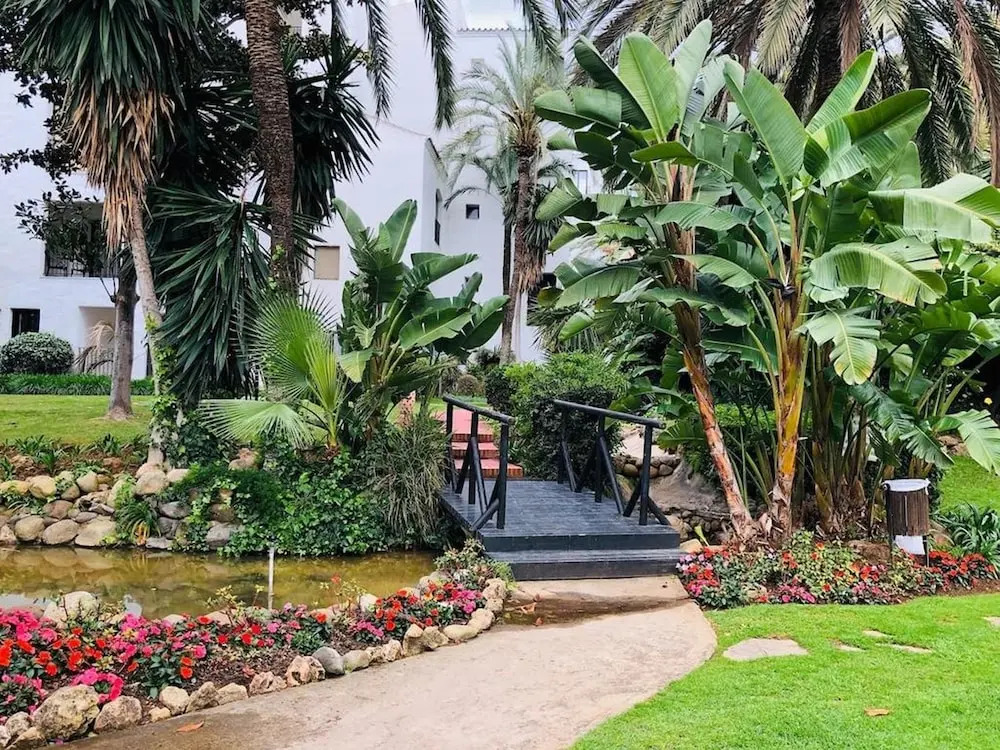 Apartment with 2 Bedrooms in Marbella, with Wonderful Mountain View, Pool Access And Furnished Terrace - 300 M From the Beach