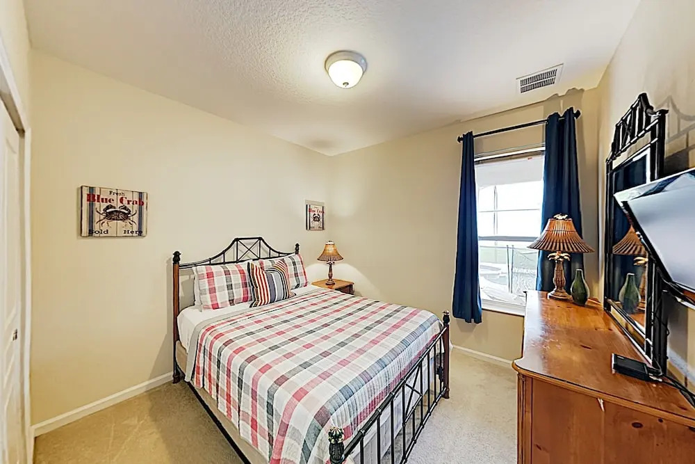 Windsor Hills Oasis: Private Pool, Spa & Game Room 6 Bedroom Home