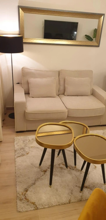 Golden Studio - private parking