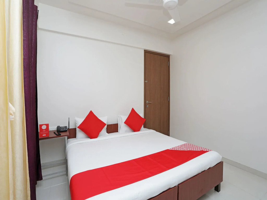 OYO 11742 Hotel Aakiyo Rooms