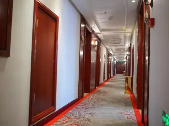 Urban Sunshine Hotel