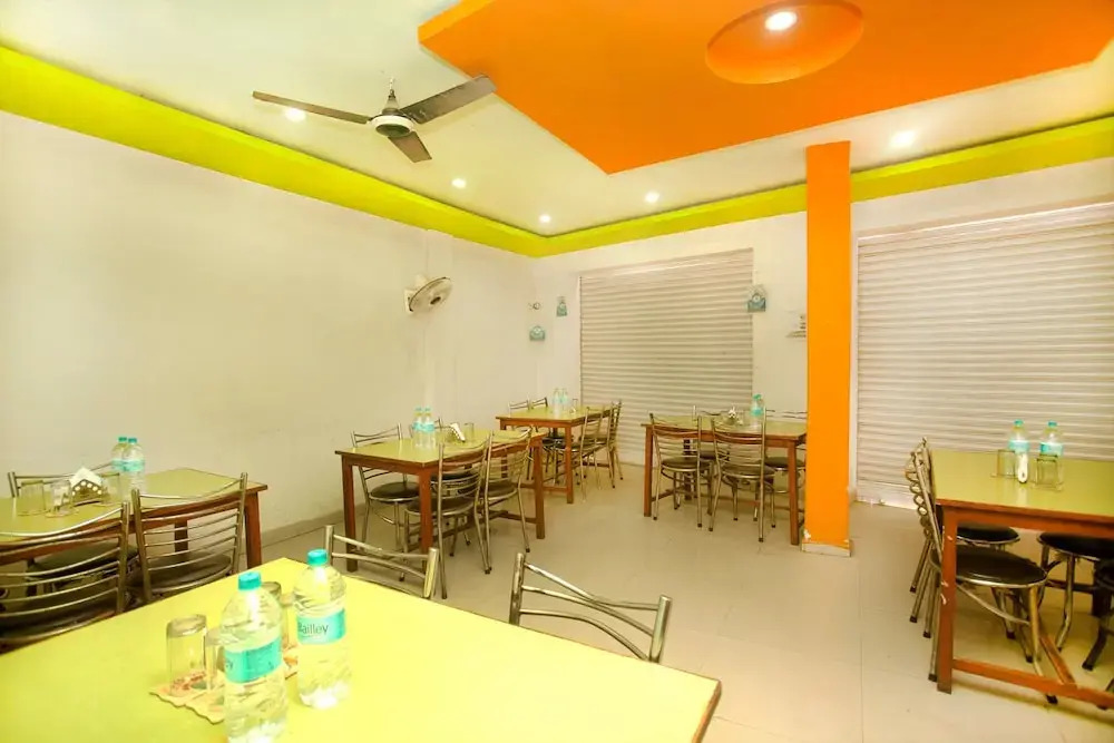 OYO 335 Hotel Nayaram
