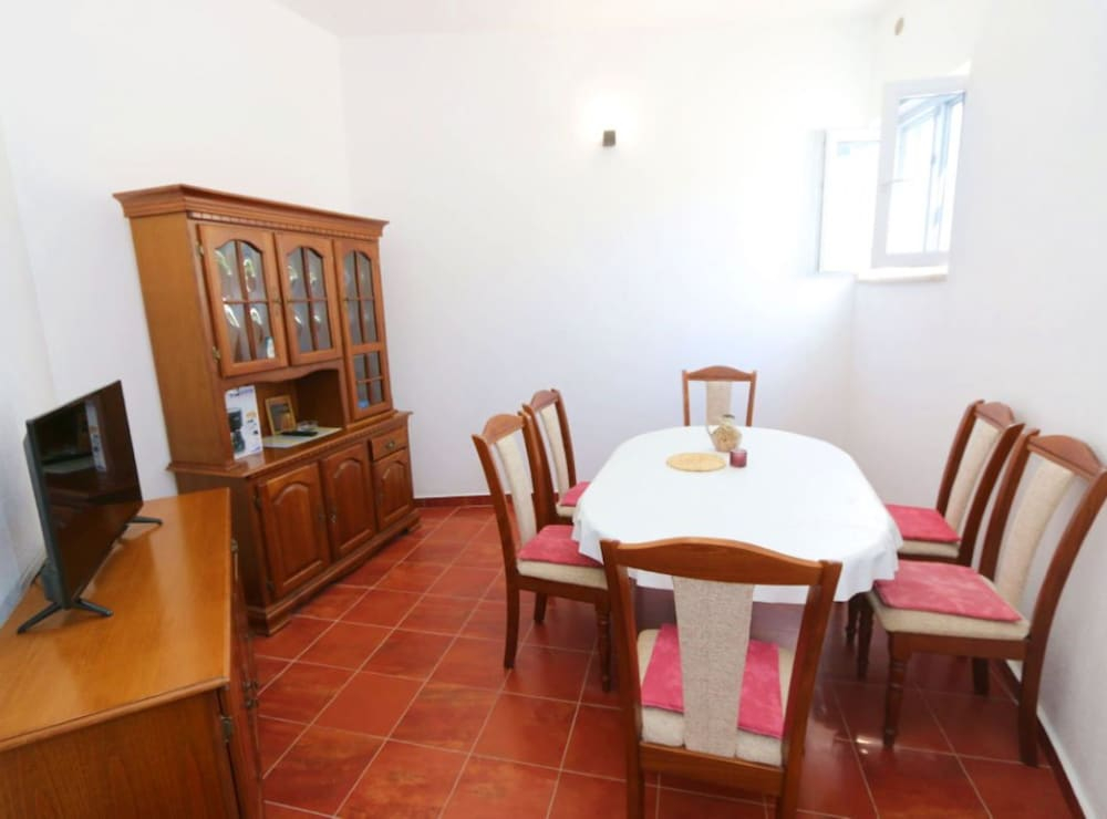 Comfort Apartments Delminium with Sea View